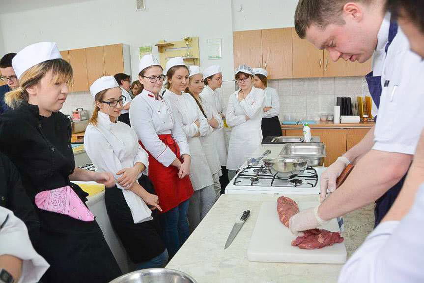 Uczniowie iwonickiego Gastronomika na stażach w Hiszpanii