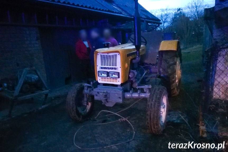 Mężczyzna przygnieciony przez traktor w Lubatowej