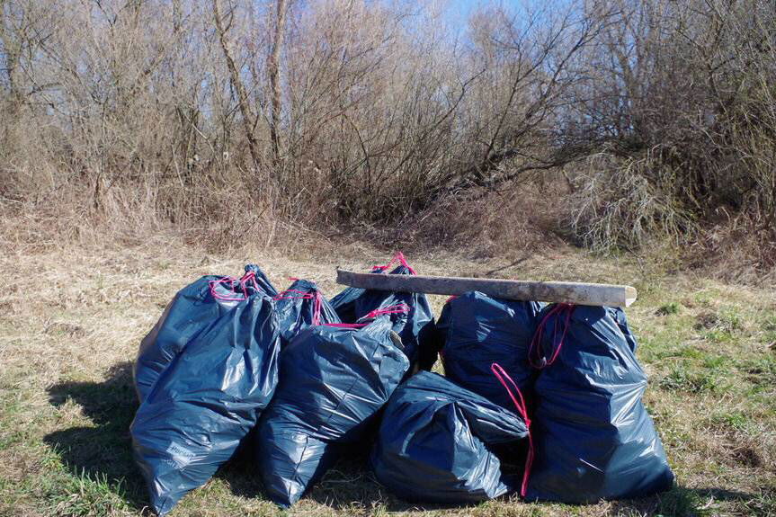 Sprzątali Jasiołkę