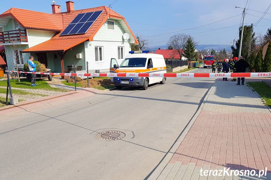 Z uszkodzonej rury wydobywał się gaz