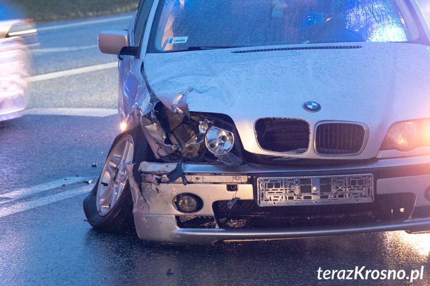 Nie opanował BMW i uderzył w ciężarówkę