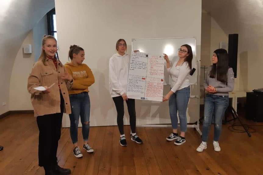 Uczennice z Zespołu Szkół w Iwoniczu na Łotwie