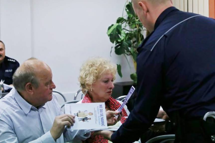 Apel krośnieńskiej policji - seniorze bądź czujny