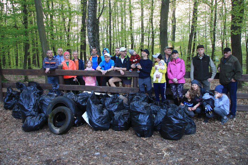 Posprzątali "Dębinę"