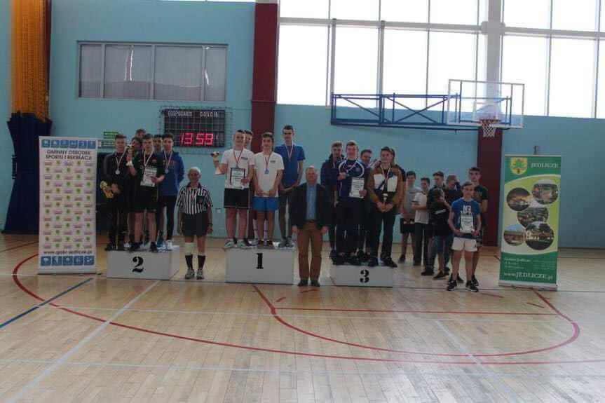 Wielkanocne turnieje z GOSiR Jedlicze 