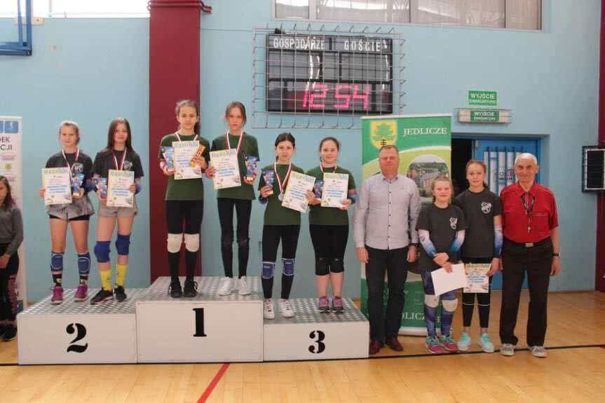 Wielkanocne turnieje z GOSiR Jedlicze 