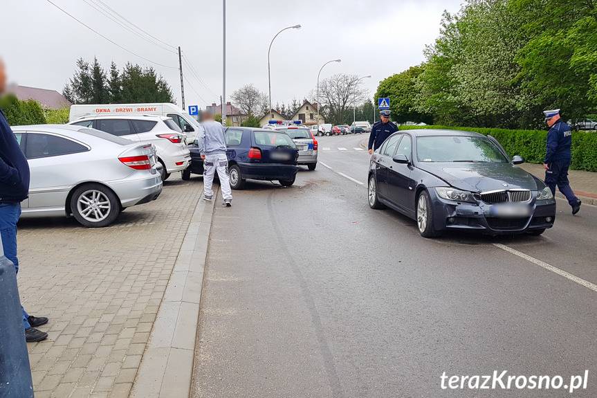 Zderzenie trzech samochodów na Guzikówce