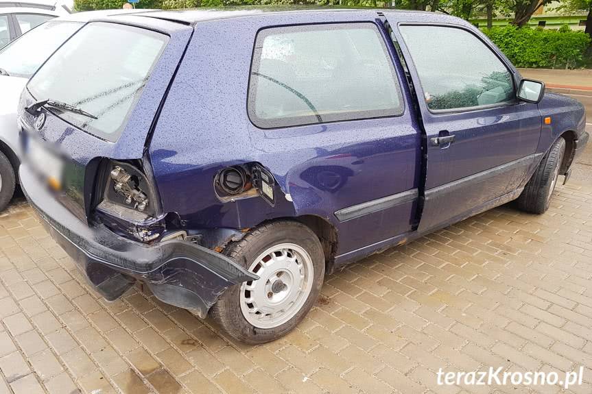 Zderzenie trzech samochodów na Guzikówce