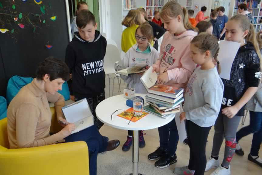 Spotkanie uczniów z autorką książek dla dzieci