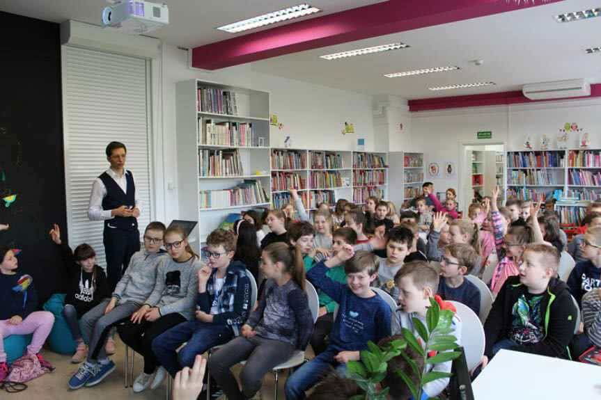 Jakub Skworz spotkał się z młodymi czytelnikami