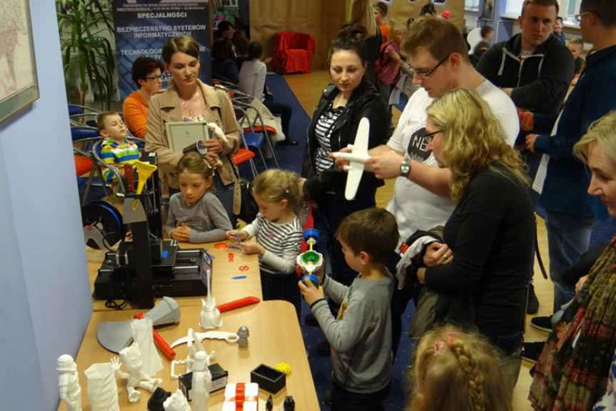 W krośnieńskiej bibliotece dzieci spotkały się z Kopciuszkiem