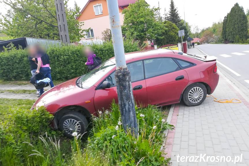 Kompletnie pijany wjechał do rowu