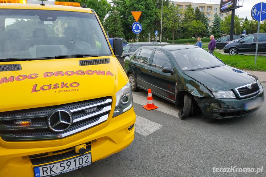 Kolizja na skrzyżowaniu o ruchu okrężnym