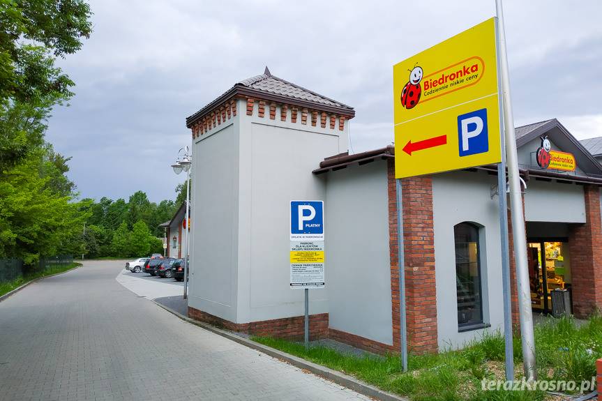 Płatny parking pod Biedronką. Brak biletu może sporo kosztować