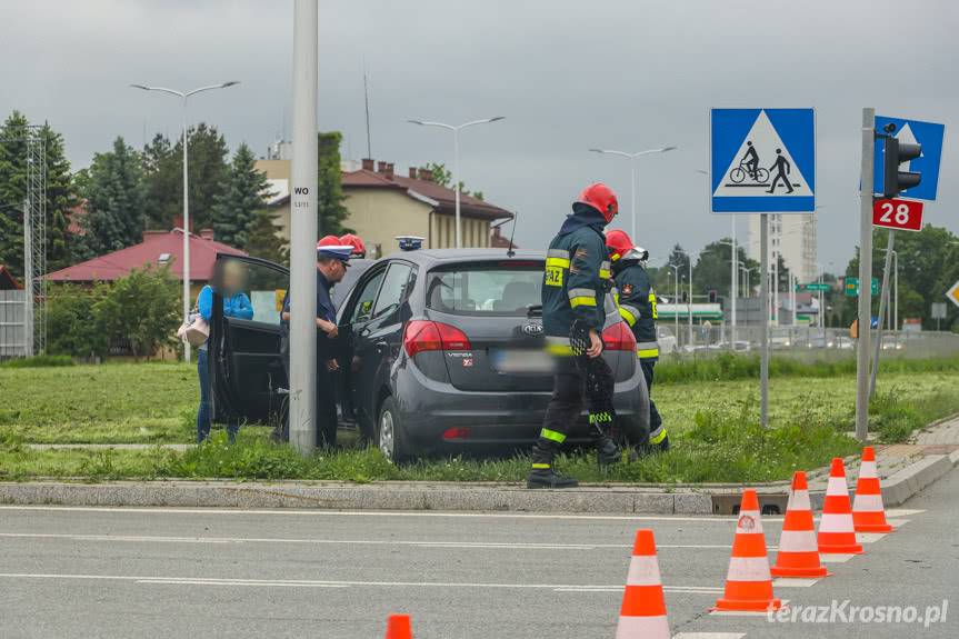 Zderzenie pod galerią. Wjechał na czerwonym świetle