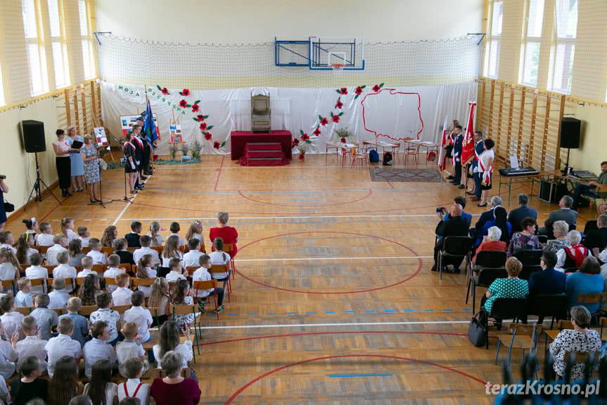 Szkoła Podstawowa w Komborni ma swój sztandar