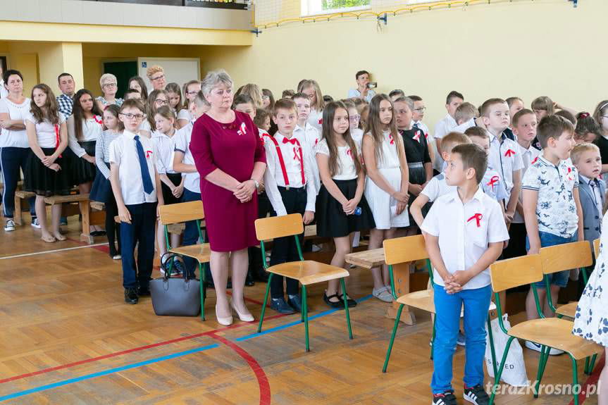 Szkoła Podstawowa w Komborni ma swój sztandar