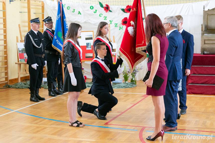 Szkoła Podstawowa w Komborni ma swój sztandar