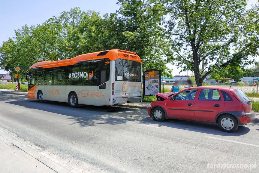 Najechał na tył autobusu