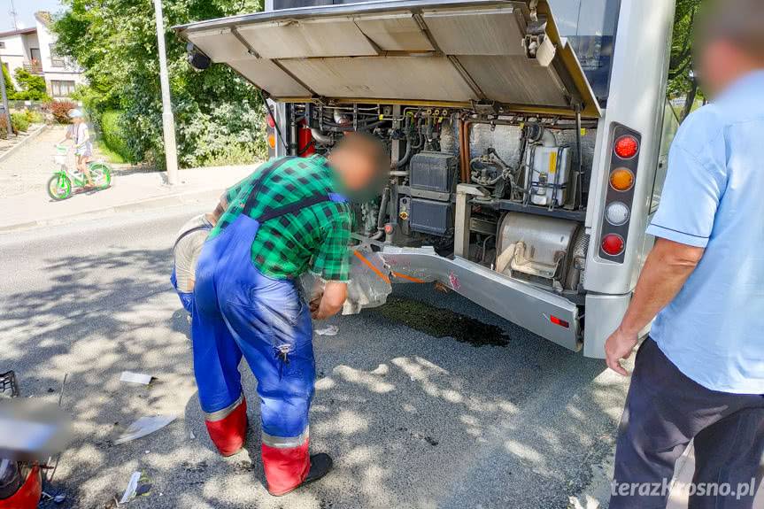 Najechał na tył autobusu