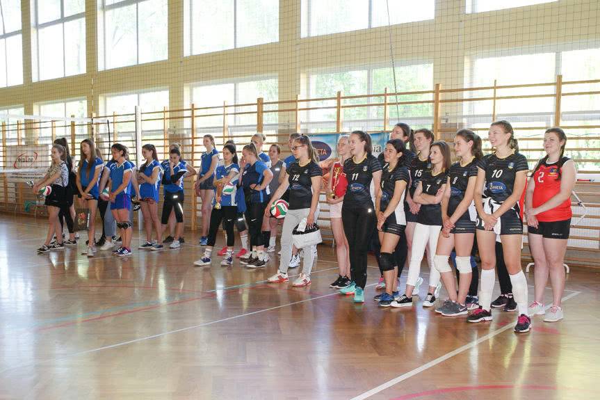 Zakończyły się rozgrywki Amatorskiej Powiatowej Ligi w piłce siatkowej kobiet