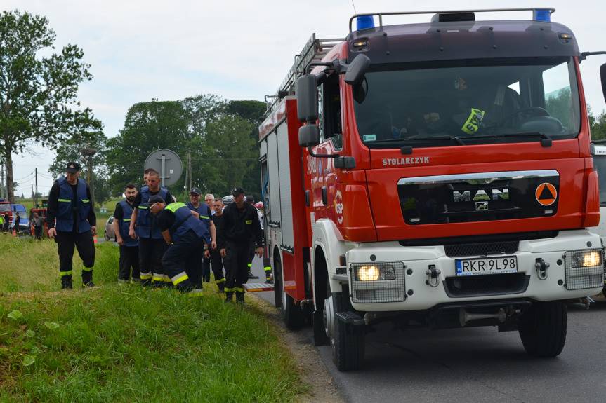 Ćwiczenia w Bziance. Przeciekające wały i ewakuacja szkoły