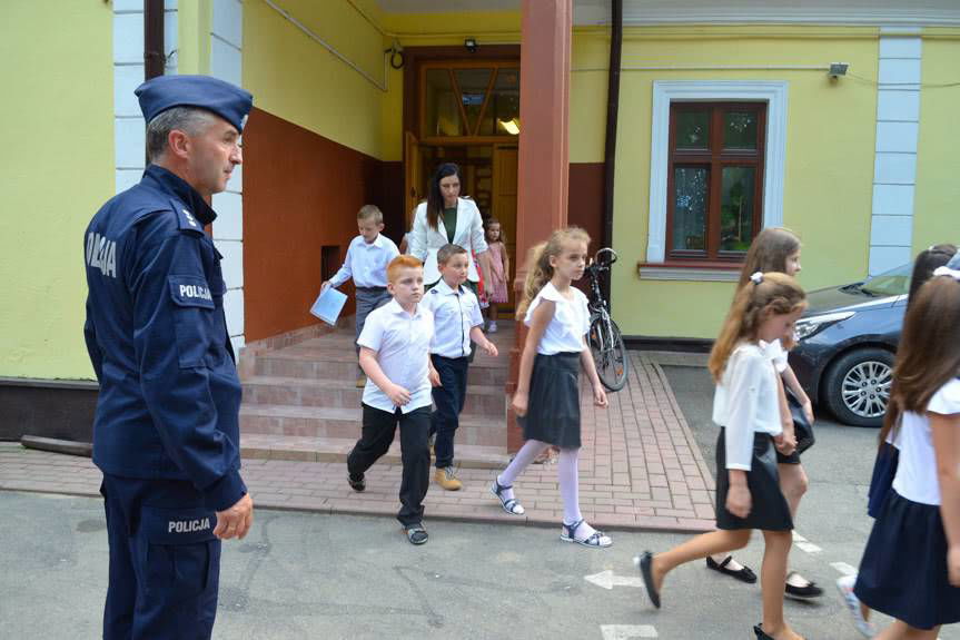 Ćwiczenia w Bziance. Przeciekające wały i ewakuacja szkoły