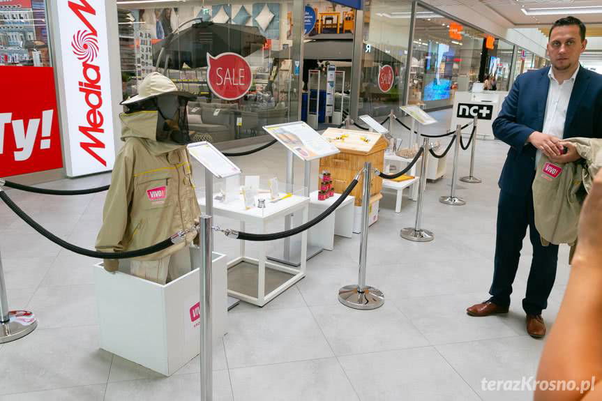 Na dachu VIVO! Krosno zamieszkały pszczoły