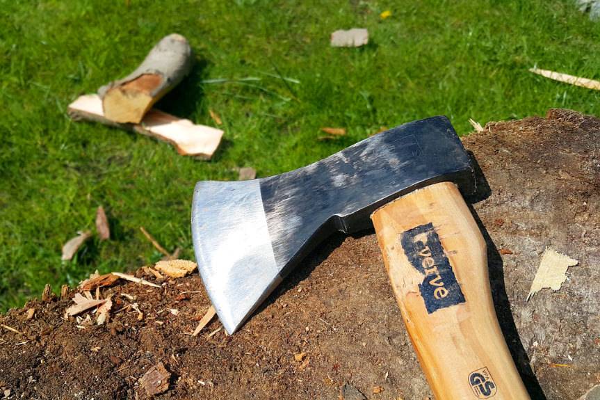 REGION. Zaatakował żonę siekierą