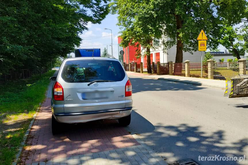Zderzenie samochodu i skutera w Iwoniczu