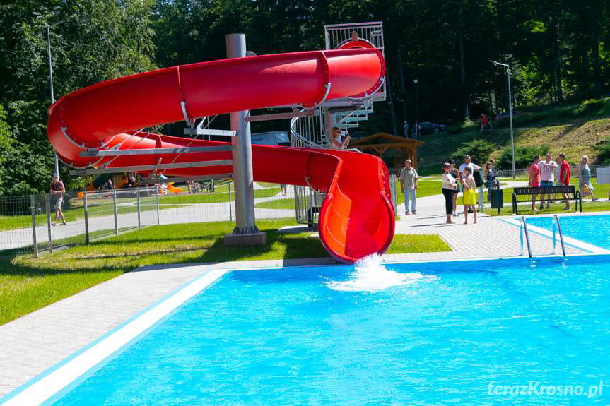 To historyczna chwila. Basen w Iwoniczu-Zdroju otwarty!