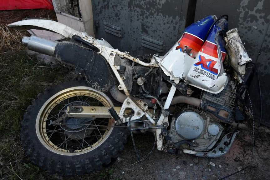 REGION. Wypadek w Szebniach, wjechali motocyklem w szynobus