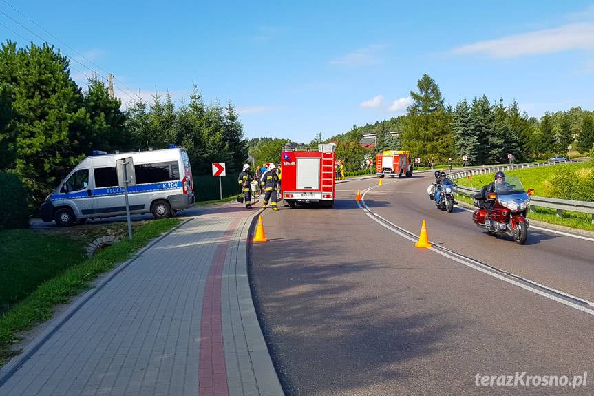 Motocyklista uderzył w osobówkę