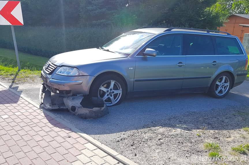 Motocyklista uderzył w osobówkę