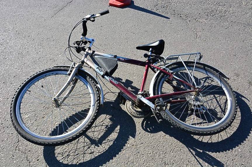 Młody rowerzysta zderzył się z samochodem