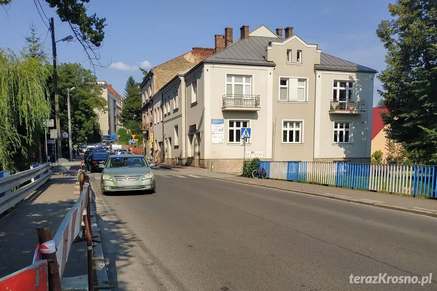 Młody rowerzysta zderzył się z samochodem