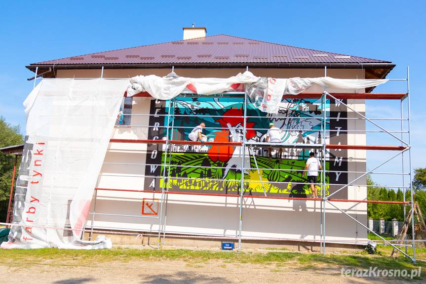 W Cergowej powstaje mural