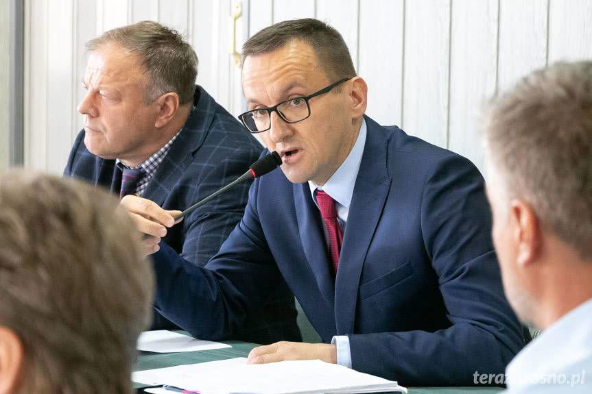 Wójt gminy Korczyna zaprzysiężony, przewodniczący Rady zrezygnował
