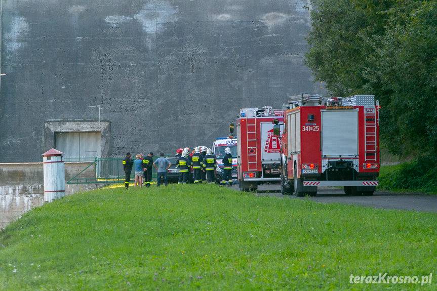 Tragedia w Sieniawie. Mężczyzna skoczył z zapory