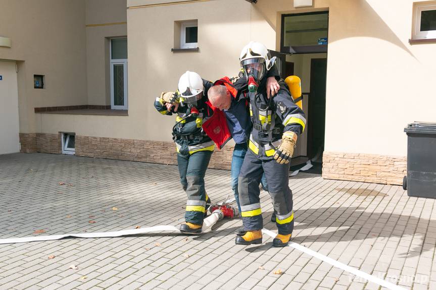 Próbne ewakuacje w szkołach i urzędach