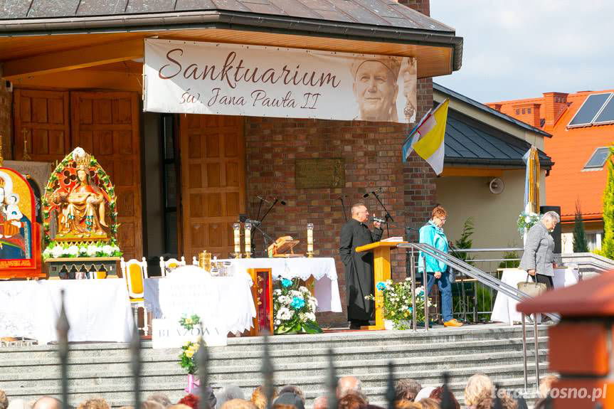 Pielgrzymka Róż Żywego Różańca do Sanktuarium Jana Pawła II w Krośnie 