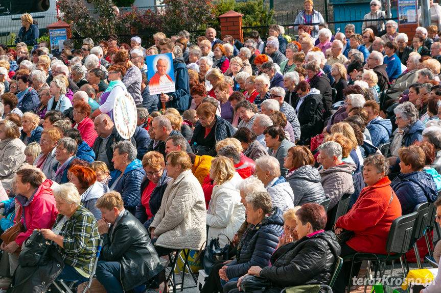 Pielgrzymka Róż Żywego Różańca do Sanktuarium Jana Pawła II w Krośnie 