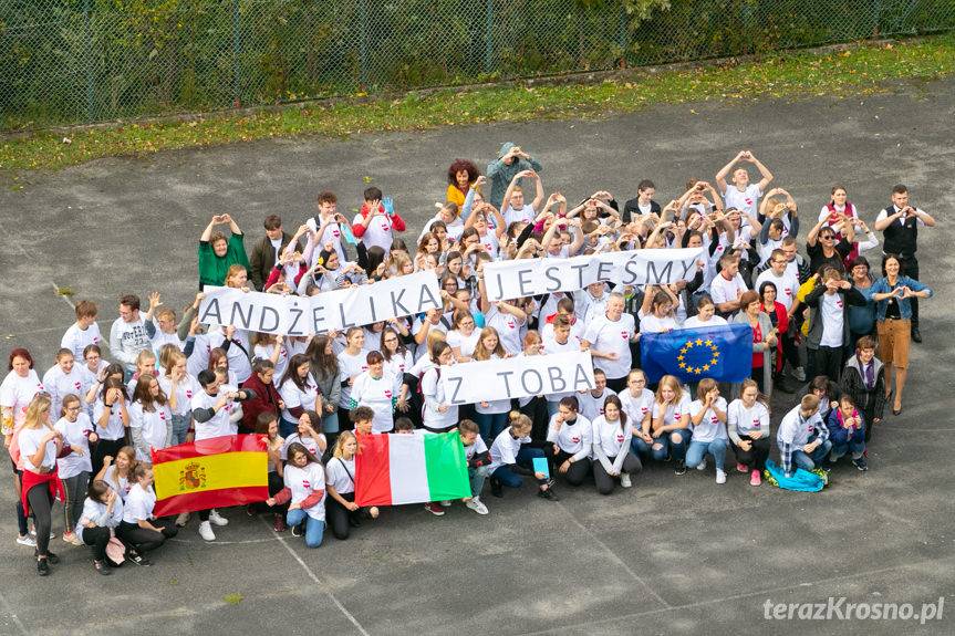 Wspierają koleżankę w walce z chorobą