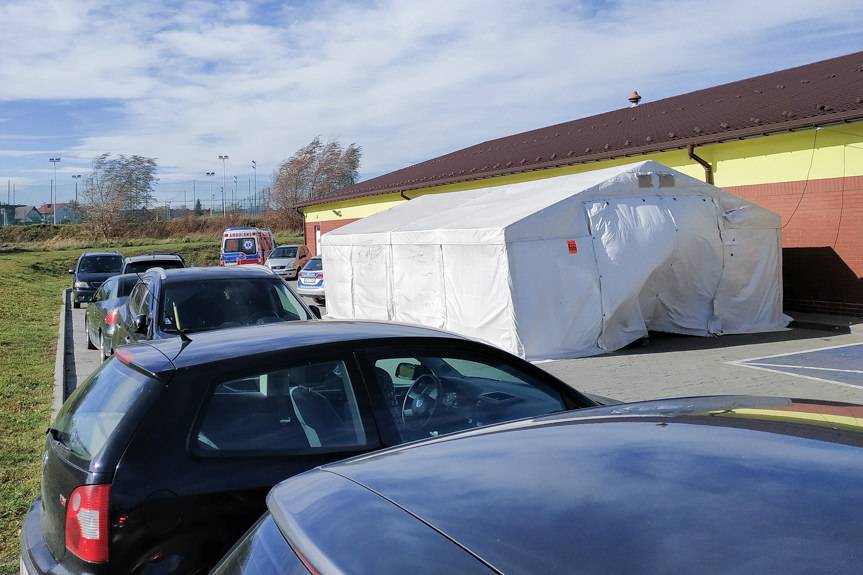 82-latek zmarł na parkingu