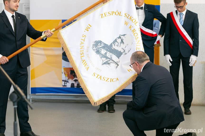 Nowy sztandar dla "Mechanika"