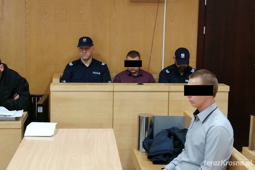 Zarzut zabójstwa dla kierowcy i pasażera po wypadku w Milczy