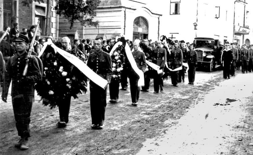 Historia krośnieńskiej szkoły lotniczej