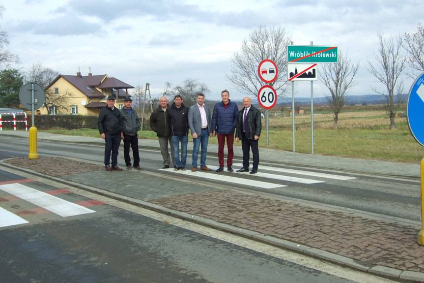 Nowy chodnik we Wróbliku Szlacheckim