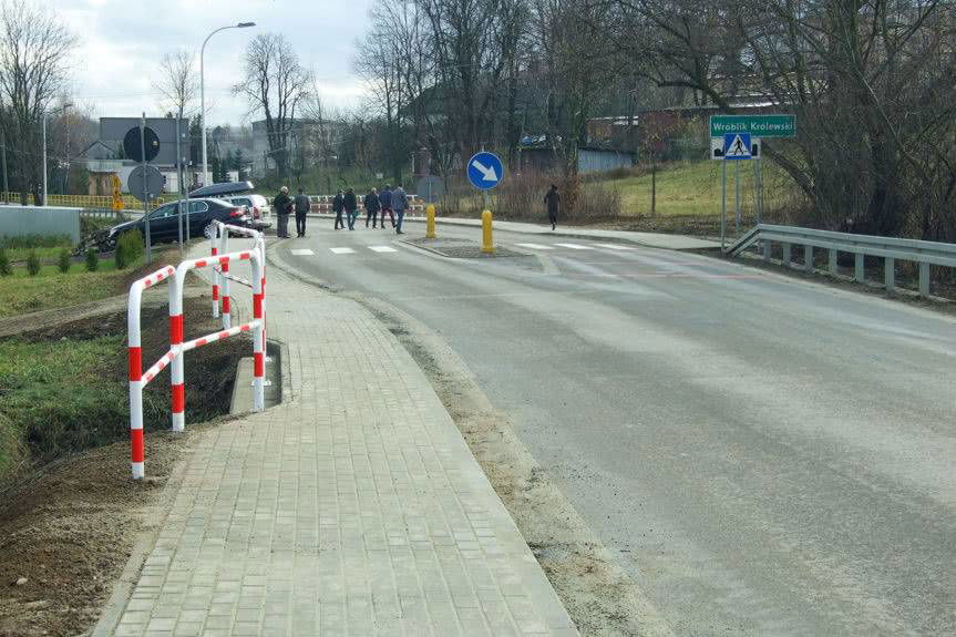 Nowy chodnik we Wróbliku Szlacheckim