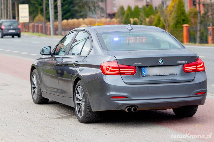 Kierowco! Trzymaj ręce na kierownicy